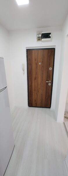 Brancoveanu, semenic, stradal, et. 3, renovat complet.