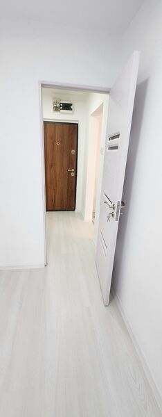 Brancoveanu, semenic, stradal, et. 3, renovat complet.